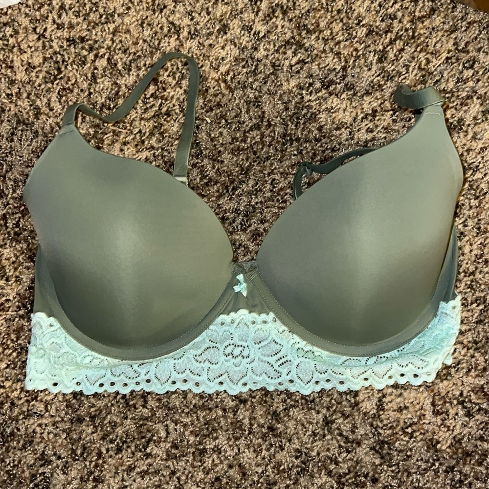 NWOT Green Lace-Trim Bra